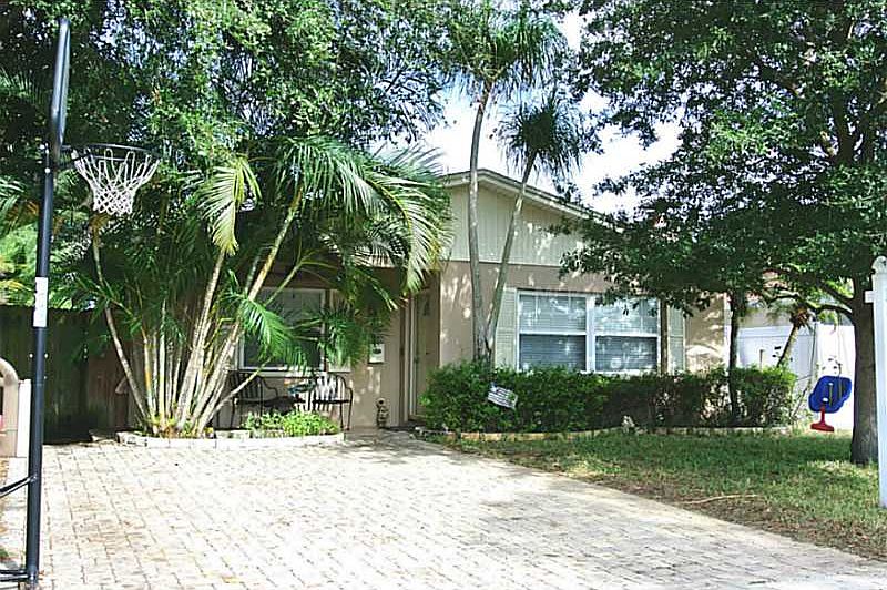 1st image of 511 48th Ave N