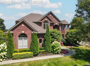 13255 Maple Lawn Dr, Shelby Township, MI 48315