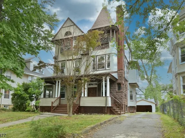 52 Chestnut St, East Orange, NJ 07017