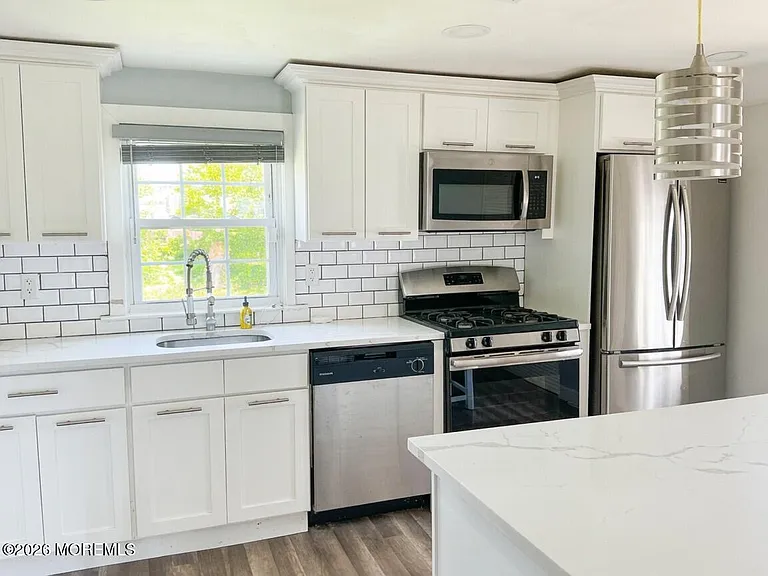 37 Myrtle Ave — Photo 6