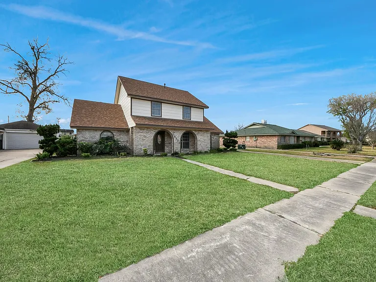 15423 Ridingwood Dr — Photo 4