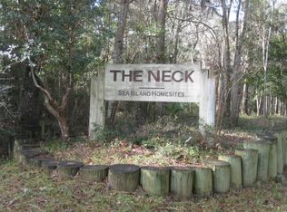 586 Palmetto Pointe Ln, Edisto Island, SC 29438