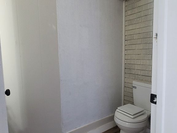 5th image of 405 S Grove St APT A