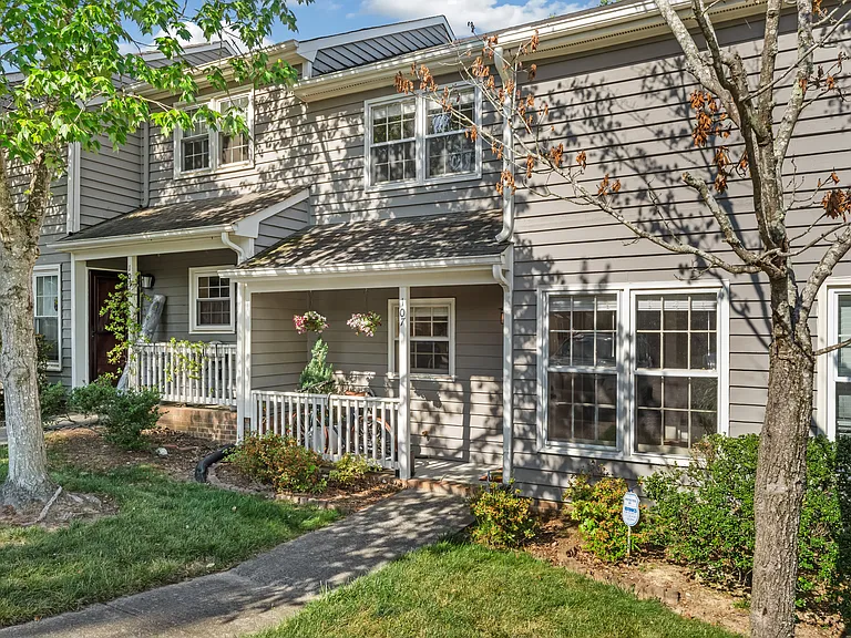 107 Long Shadow Pl — Photo 1