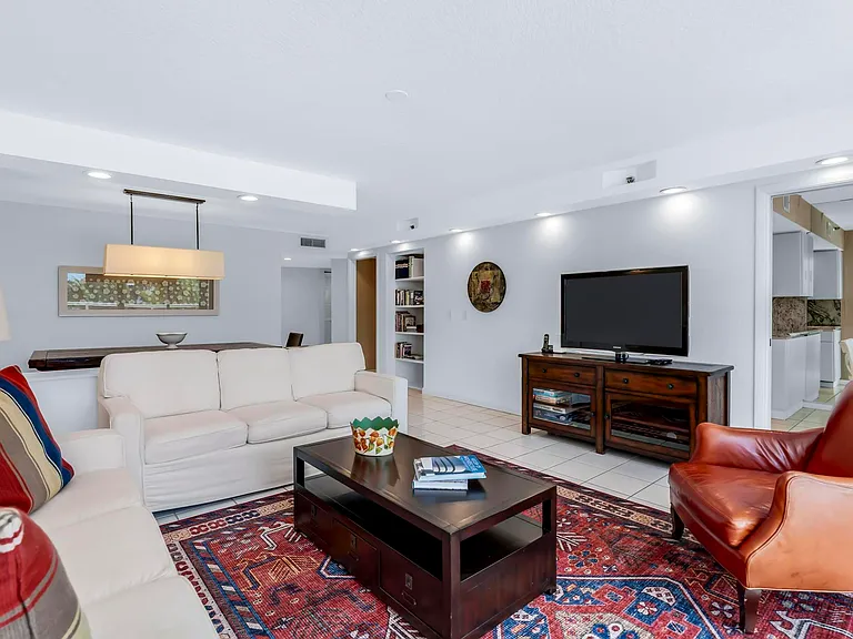 4201 N Ocean Blvd #203 — Photo 10