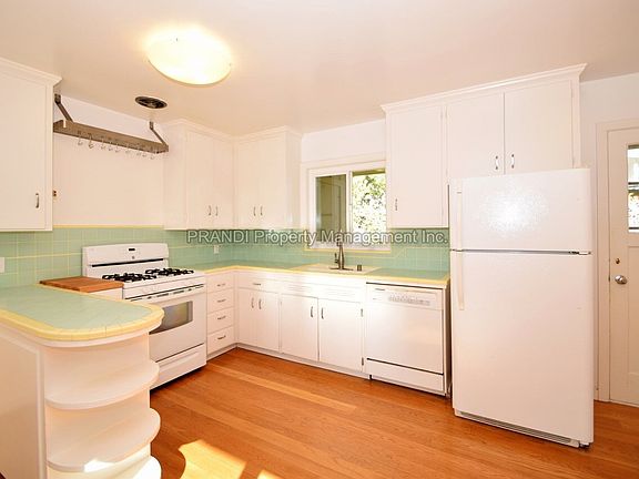 3rd image of 120 Sequoia Dr