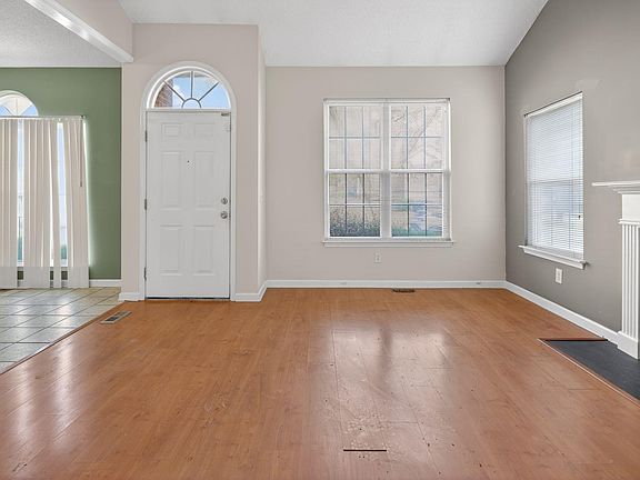 4th image of 203 Caddis Creek Rd