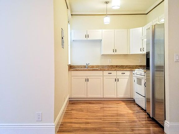 2nd image of 1312 Jackson St APT 4