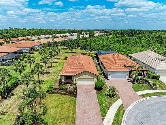 3rd image of 10111 MALACHITE DRIVE