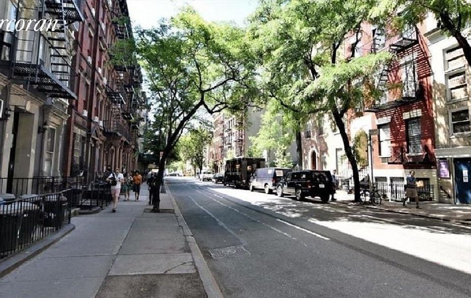 1st image of 351 W 47th St #3A