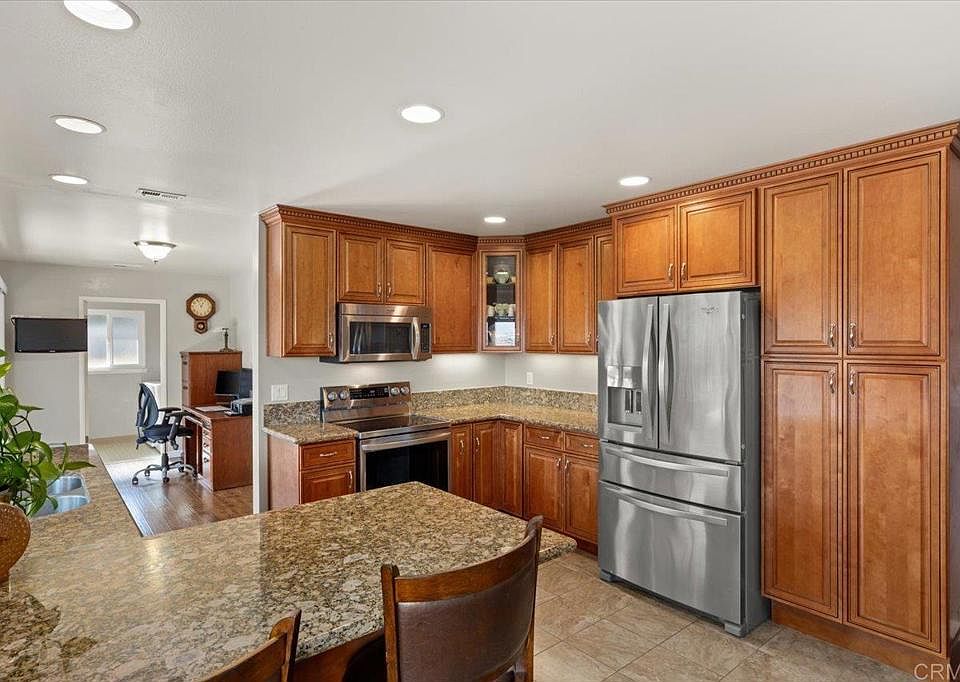 1st image of 1003 La Tierra Dr