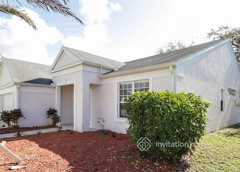362 Fareham Dr — Photo 2