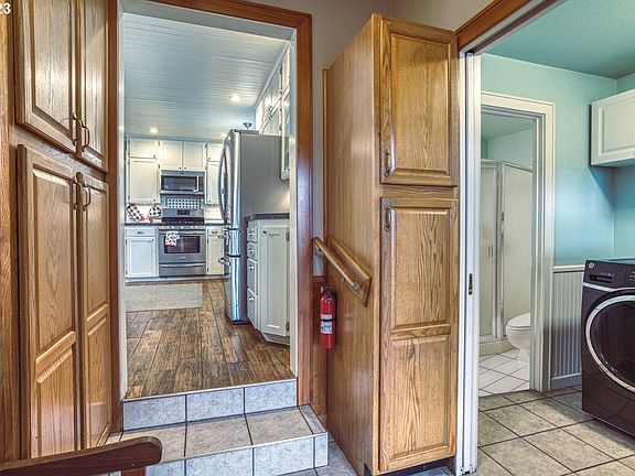 5th image of 1310 Springhill Dr NW