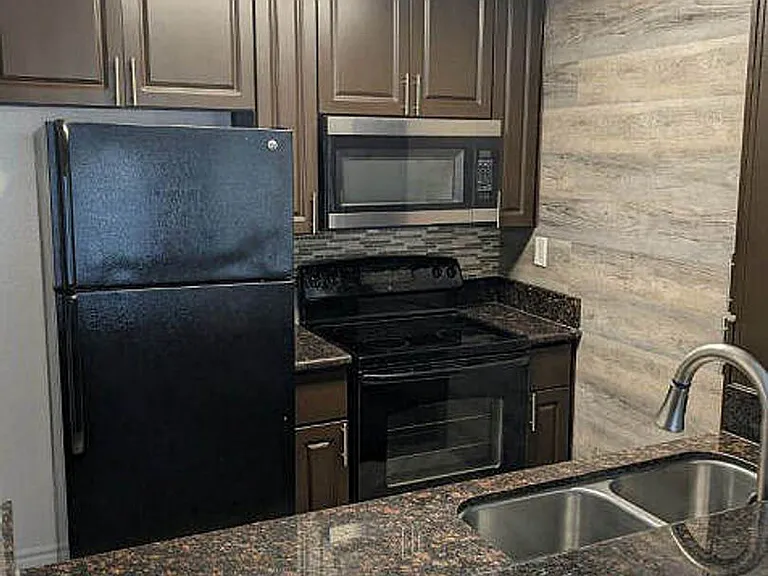 Villa De Adel Apts — Photo 55