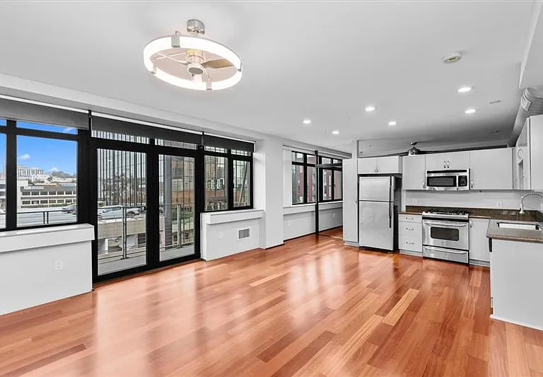 1551 4th Ave #601 — Photo 8