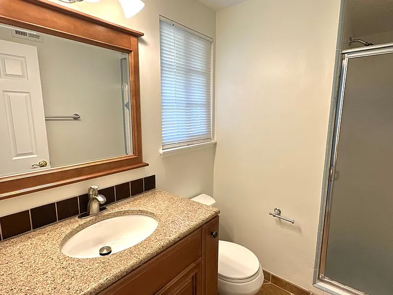 429 Daytona Dr — Photo 8