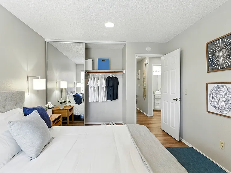 The Grove Luxury Apartments — Photo 13