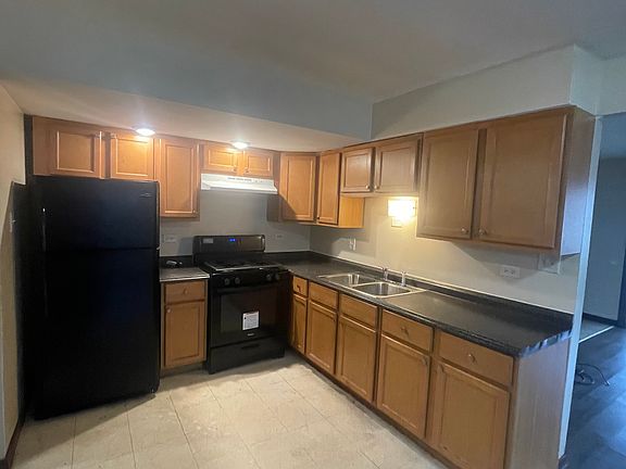 2nd image of 1020 E 150th Pl APT 1W