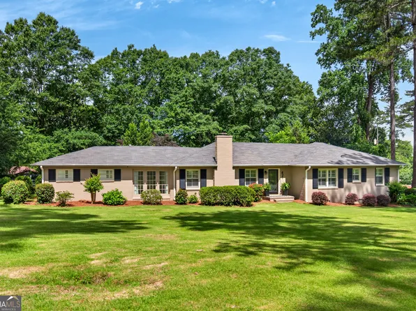 421 Ridgecrest Rd, Lagrange, GA 30240