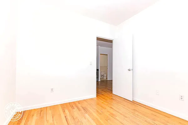 Rented by MySpaceNYC | media 26