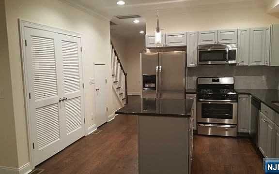 5th image of 46 Blauvelt Pl