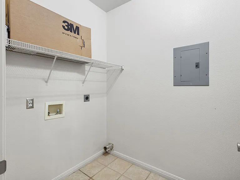 1103 Advance St — Photo 13
