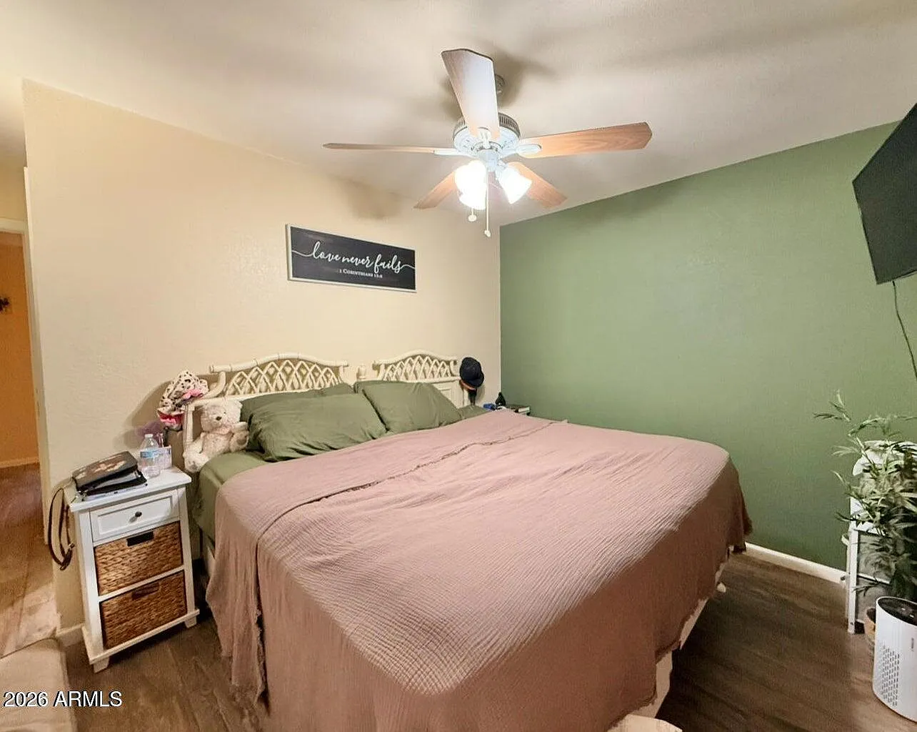 3 bed, 960 sqft, $2,500 — Photo 2