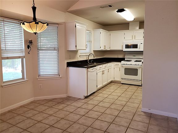 5th image of 2500 Jacqueline Dr
