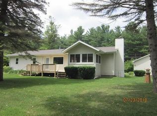 528 Paradise Dr, Beaverton, MI 48612
