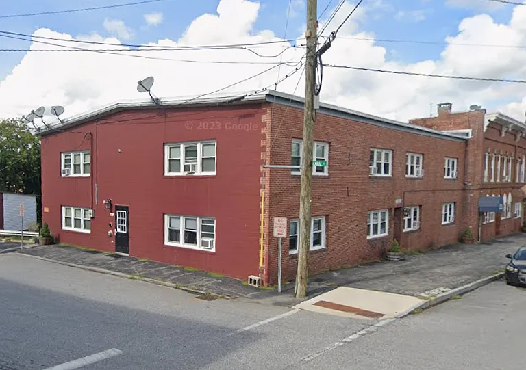 Sunshine Apartments — Photo 1