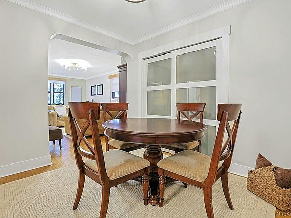 5th image of 142 Garth Rd APT 3J