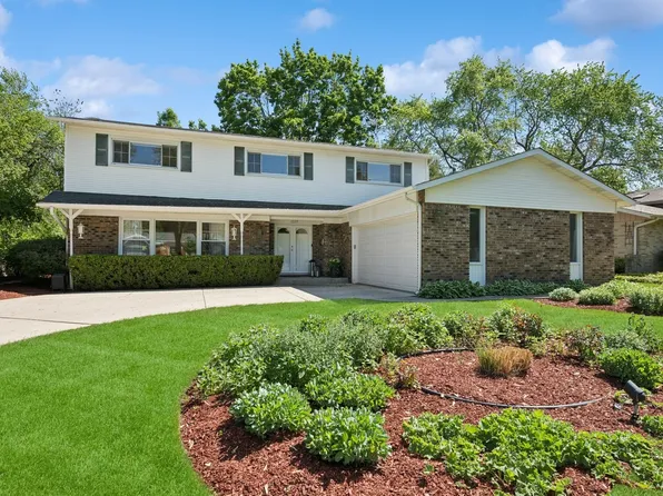 1227 Crane Blvd, Libertyville, IL 60048