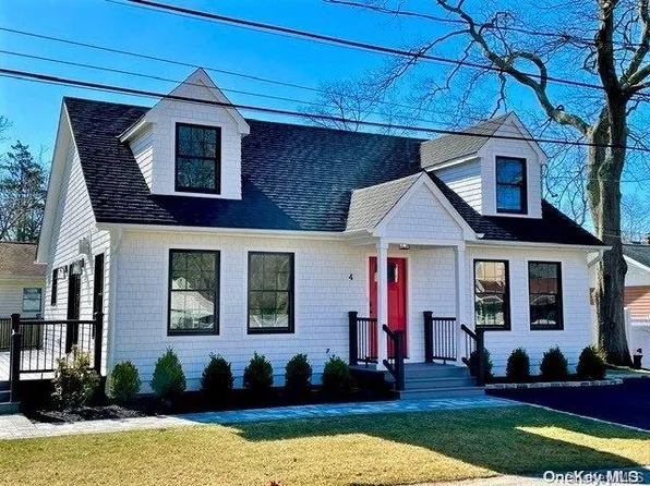 4 Peters Boulevard, Great River, NY 11739