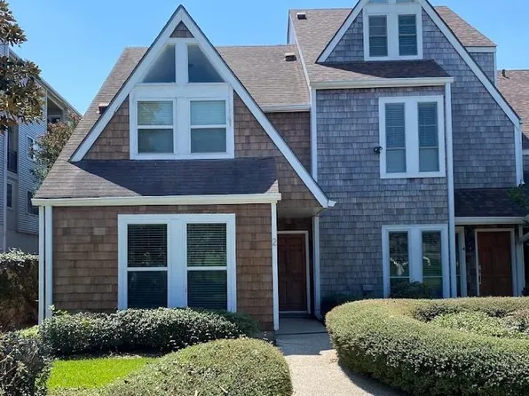 2 Mariners Cv N, New Orleans, LA 70124