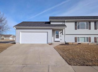 1540 Montclair Pl, Fort Atkinson, WI 53538
