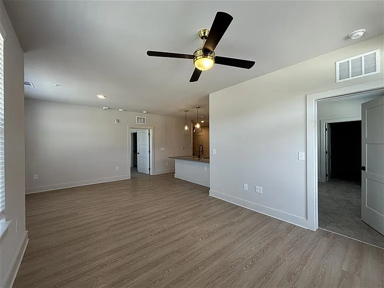 District on the Etowah Apartments — Photo 1535