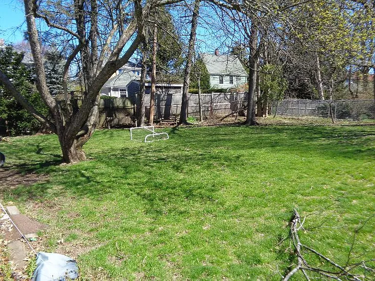Cushing Ave — Photo 14