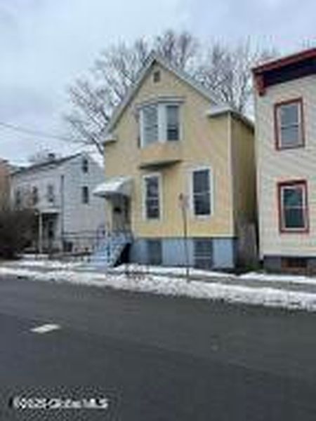 4th image of 227 S Swan Street