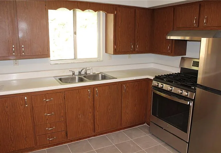 1415 Pine Hollow Rd — Photo 5