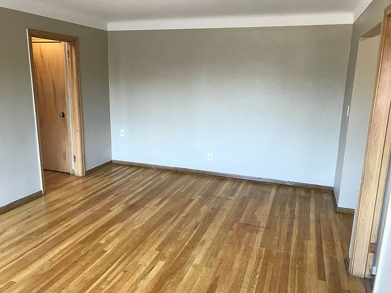 1573 Hartford Ave — Photo 21