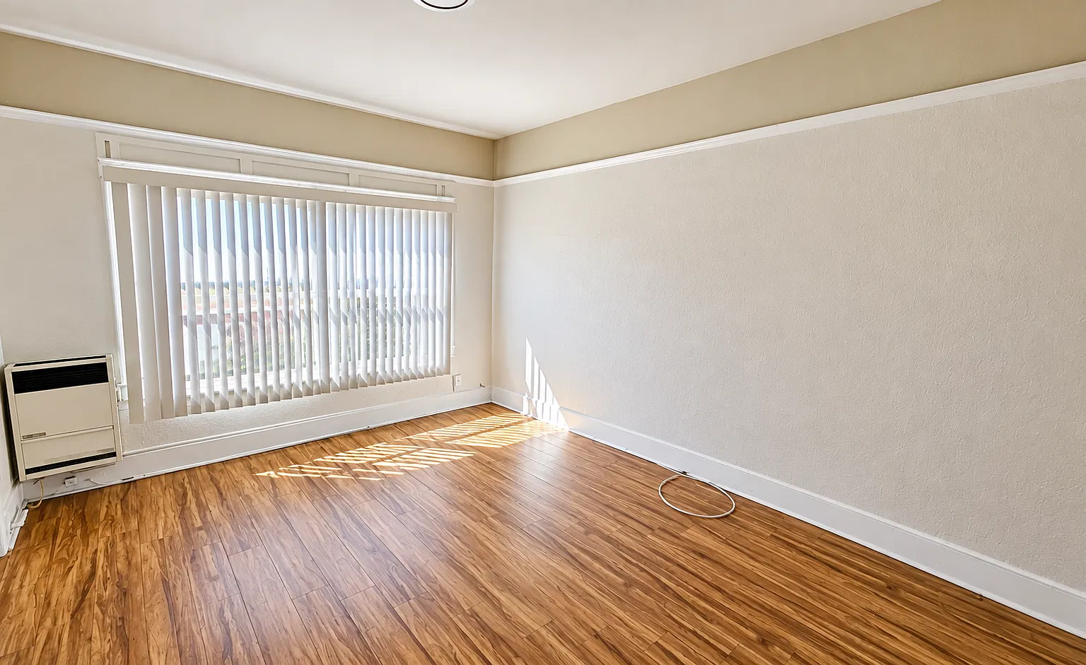 Studio, 350 sqft, $1,250 — Photo 2
