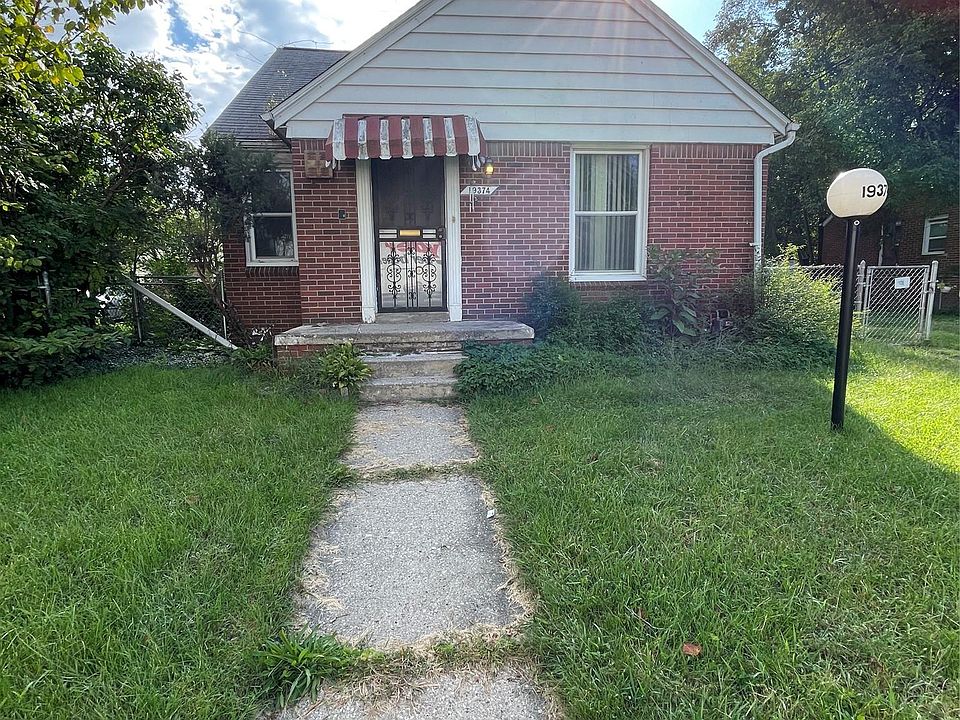 1st image of 19374 Charest St