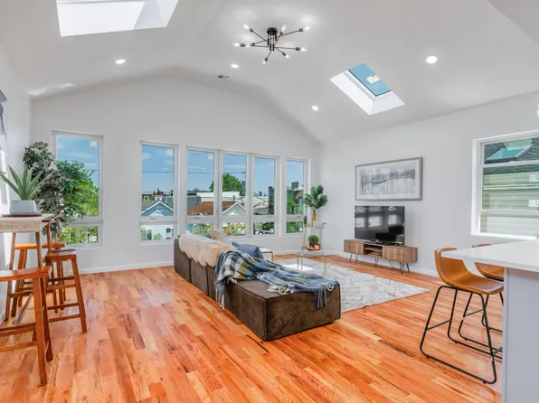 85 Myrtle Avenue image 3 of 28