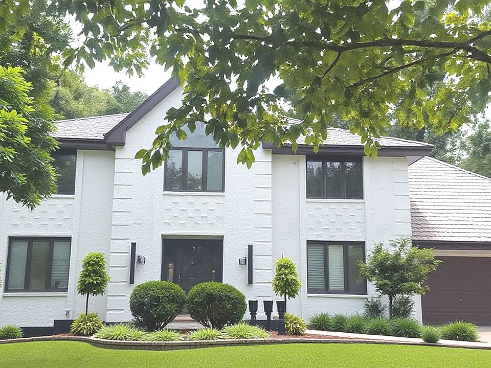 1st image of 2221 Donegal Dr