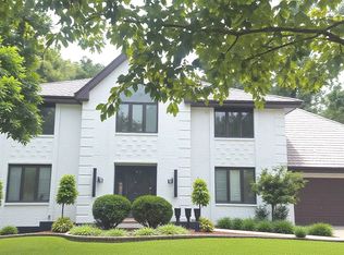 2221 Donegal Dr, Darien, IL 60561