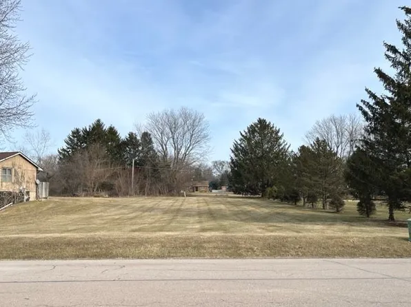 1786 Suzy St, Sandwich, IL 60548
