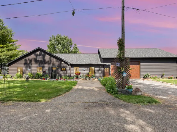 113 Brad N Cris Dr, Houghton Lake, MI 48629