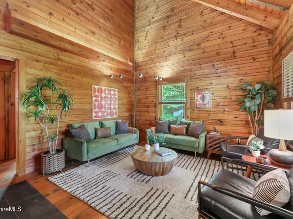 52 Lenox Rd, West Stockbridge, MA 01266