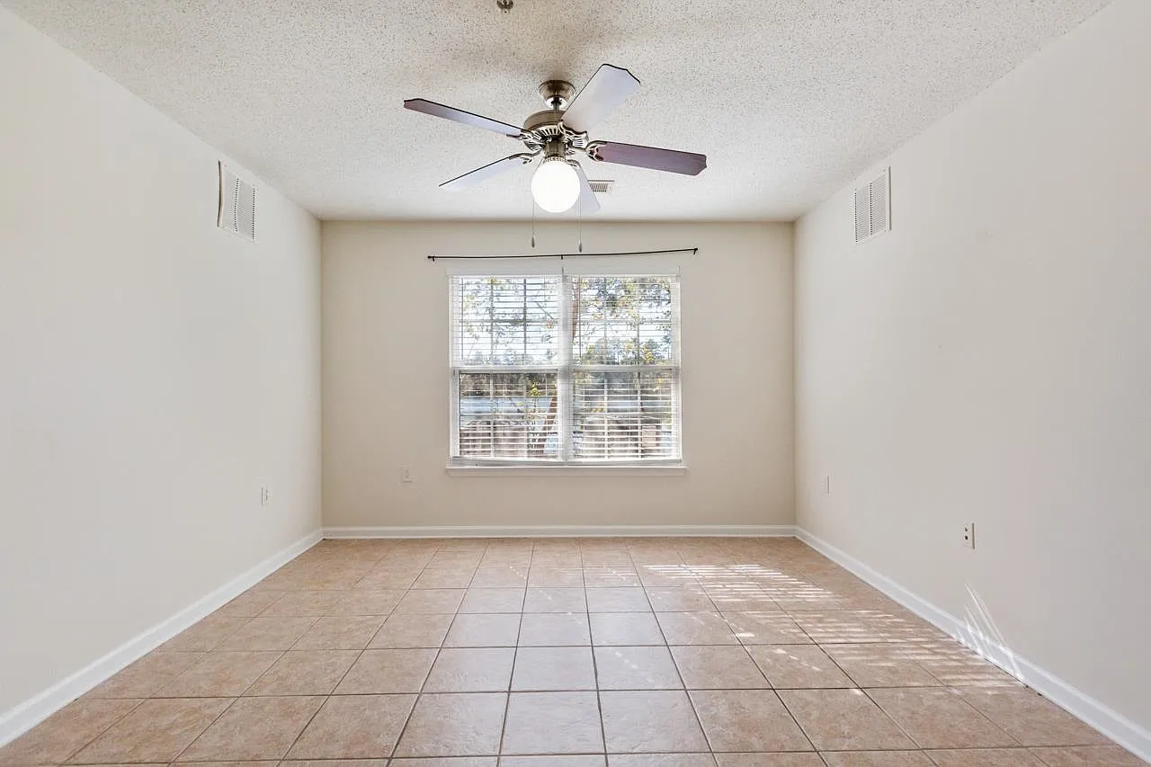 2 bed, 2.0 bath, 1037 sqft, $1,250 — Photo 4
