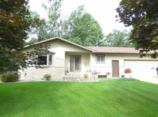 1931 Green Tree Dr, Plover, WI 54467